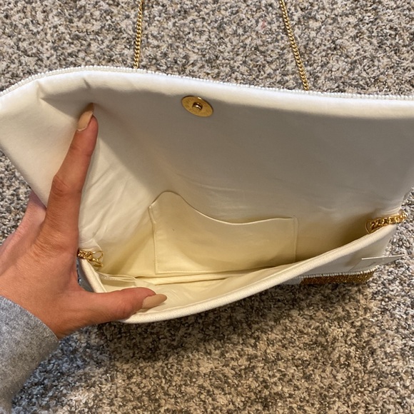 Francesca’s MRS Tonal Stripe Beaded Purse - Picture 4 of 4